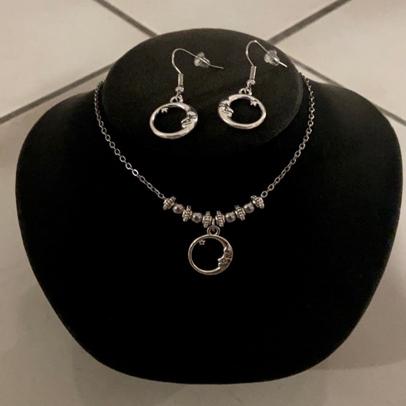 Silver plated moon design earrings & necklace set - Picture 4 of 10